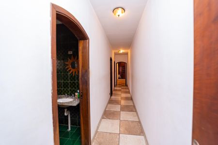 Casa à venda com 175m², 3 quartos e 2 vagas Casa à venda com 175m², 3 quartos e 2 vagasCorredor