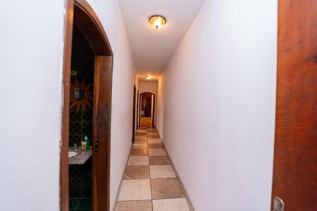 Casa à venda com 175m², 3 quartos e 2 vagas Casa à venda com 175m², 3 quartos e 2 vagasCorredor