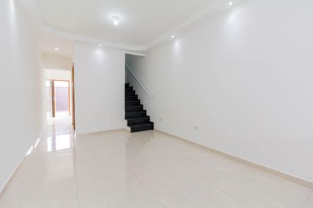 Casa à venda com 109m², 3 quartos e 2 vagas Casa à venda com 109m², 3 quartos e 2 vagasSala