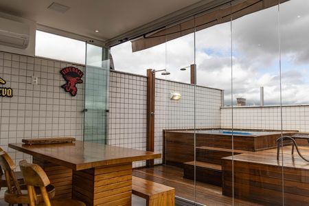 Apartamento à venda com 132m², 2 quartos e 3 vagasVaranda da Sala 2