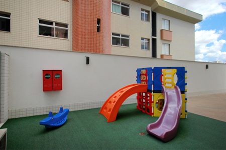 Apartamento à venda com 132m², 2 quartos e 3 vagasÁrea comum - Playground
