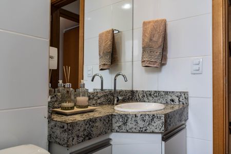 Apartamento à venda com 132m², 2 quartos e 3 vagasBanheiro Social