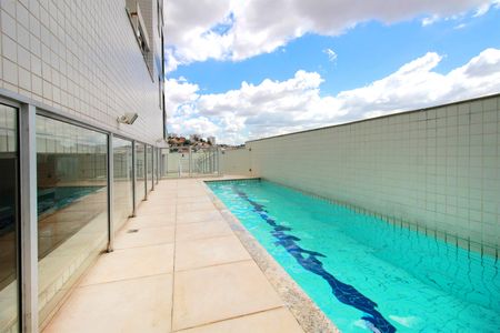 Apartamento à venda com 132m², 2 quartos e 3 vagasÁrea comum - Piscina