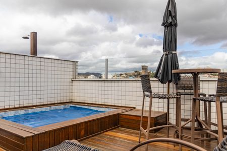 Apartamento à venda com 132m², 2 quartos e 3 vagasÁrea comum - Piscina