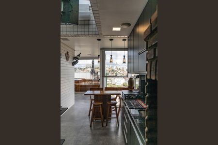 Apartamento à venda com 132m², 2 quartos e 3 vagasVaranda da Sala 2