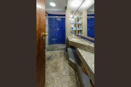 Apartamento à venda com 185m², 4 quartos e 4 vagasBanheiro