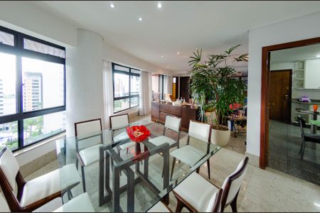 Apartamento à venda com 185m², 4 quartos e 4 vagasSala