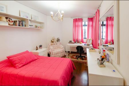 Apartamento à venda com 185m², 4 quartos e 4 vagasQuarto 2