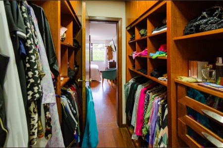 Apartamento à venda com 185m², 4 quartos e 4 vagasCloset