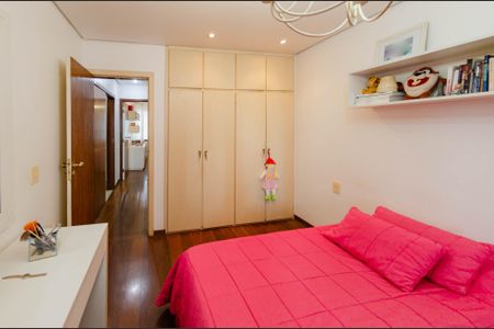 Apartamento à venda com 185m², 4 quartos e 4 vagasQuarto 2