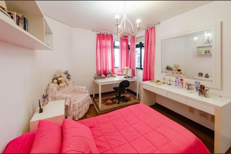 Apartamento à venda com 185m², 4 quartos e 4 vagasQuarto 2