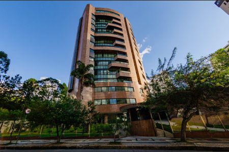 Apartamento à venda com 185m², 4 quartos e 4 vagasFachada