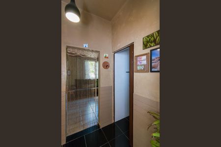 Casa à venda com 100m², 2 quartos e 1 vagaHall de passagem