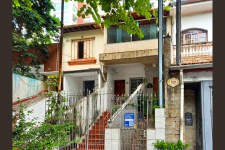 Casa à venda com 100m², 4 quartos e sem vaga Casa à venda com 100m², 4 quartos e sem vagaFachada + Placa