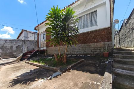 Casa para alugar com 300m², 3 quartos e sem vagaQuintal - Garagem