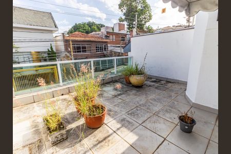 Casa à venda com 125m², 3 quartos e 2 vagasSuíte - Varanda