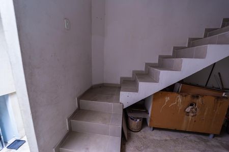 Casa para alugar com 35m², 1 quarto e 1 vagaEscada Externa