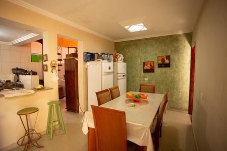 Casa à venda com 141m², 4 quartos e 2 vagasCozinha