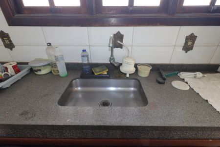 Casa à venda com 255m², 5 quartos e 2 vagasCozinha - Pia