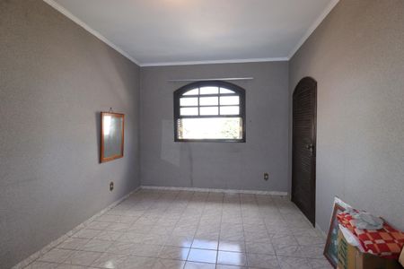 Casa à venda com 255m², 5 quartos e 2 vagasQuarto 1