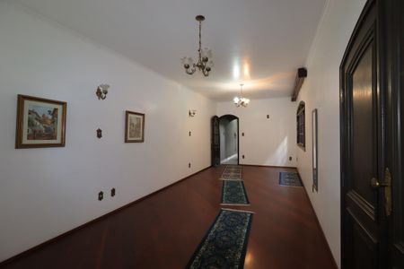 Casa à venda com 255m², 5 quartos e 2 vagasSala