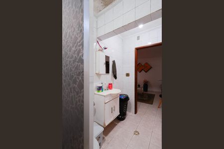 Casa à venda com 200m², 5 quartos e sem vaga Casa à venda com 200m², 5 quartos e sem vagaBanheiro social