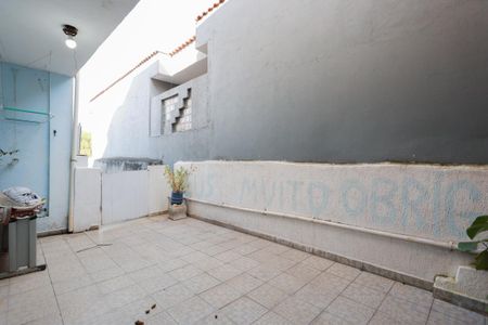 Casa à venda com 200m², 5 quartos e sem vaga Casa à venda com 200m², 5 quartos e sem vagaQuintal