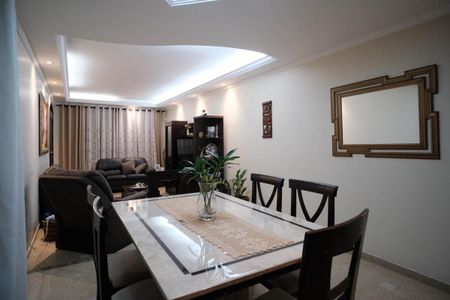 Apartamento à venda com 253m², 5 quartos e 2 vagasSala