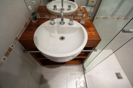 Apartamento à venda com 142m², 4 quartos e 3 vagas Apartamento à venda com 142m², 4 quartos e 3 vagasBanheiro da Suíte 1