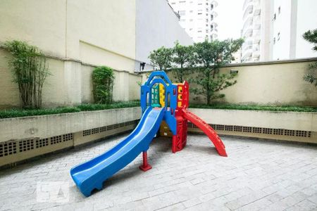 Apartamento à venda com 142m², 4 quartos e 3 vagas Apartamento à venda com 142m², 4 quartos e 3 vagasÁrea comum - Playground