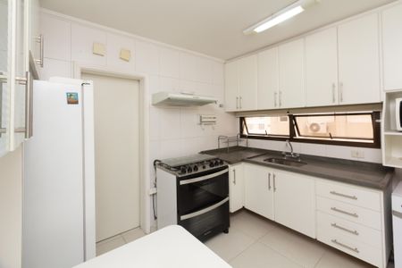 Apartamento à venda com 142m², 4 quartos e 3 vagas Apartamento à venda com 142m², 4 quartos e 3 vagasCozinha