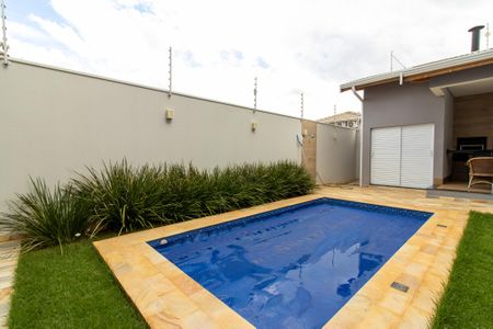 Casa à venda com 250m², 4 quartos e 4 vagas Casa à venda com 250m², 4 quartos e 4 vagasÁrea de Lazer