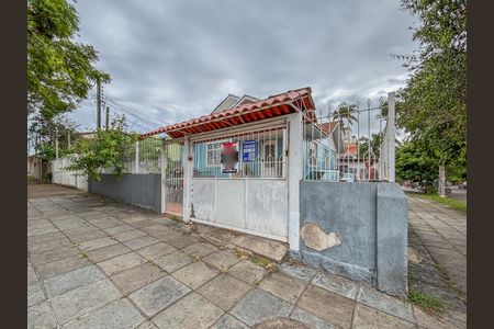 Casa à venda com 300m², 3 quartos e 2 vagasFachada e Placa