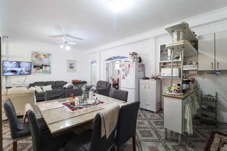 Casa à venda com 203m², 5 quartos e 6 vagasSala / Cozinha 1