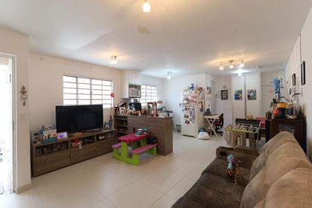Casa à venda com 203m², 5 quartos e 6 vagasSala / Cozinha casa 2