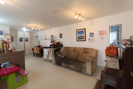 Casa à venda com 203m², 5 quartos e 6 vagasSala / Cozinha casa 2
