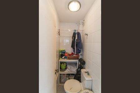 Apartamento para alugar com 94m², 3 quartos e 2 vagas Apartamento para alugar com 94m², 3 quartos e 2 vagasBanheiro de Serviço