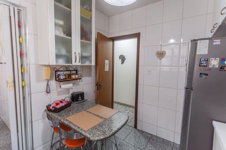 Apartamento para alugar com 94m², 3 quartos e 2 vagas Apartamento para alugar com 94m², 3 quartos e 2 vagasCozinha