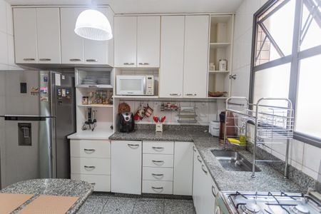 Apartamento para alugar com 94m², 3 quartos e 2 vagas Apartamento para alugar com 94m², 3 quartos e 2 vagasCozinha