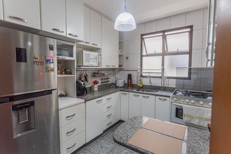 Apartamento para alugar com 94m², 3 quartos e 2 vagas Apartamento para alugar com 94m², 3 quartos e 2 vagasCozinha
