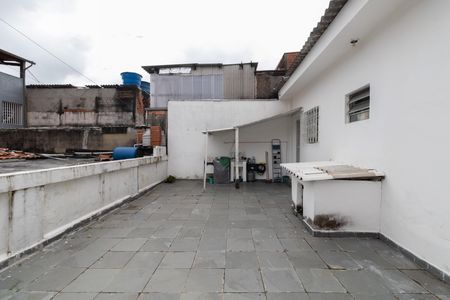 Casa à venda com 300m², 2 quartos e 5 vagas Casa à venda com 300m², 2 quartos e 5 vagasVaranda