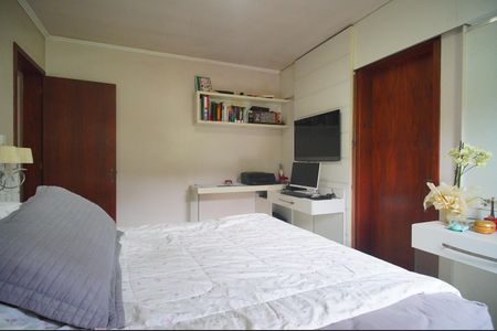 Casa à venda com 350m², 2 quartos e 5 vagasSuíte
