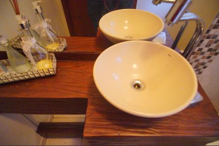 Casa à venda com 350m², 2 quartos e 5 vagasLavabo