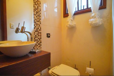 Casa à venda com 350m², 2 quartos e 5 vagasLavabo