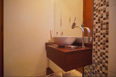 Casa à venda com 350m², 2 quartos e 5 vagasLavabo