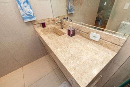 Apartamento à venda com 200m², 6 quartos e 1 vagaCasa 2 Banheiro da Suíte