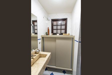 Apartamento à venda com 200m², 6 quartos e 1 vagaBanheiro de Serviço