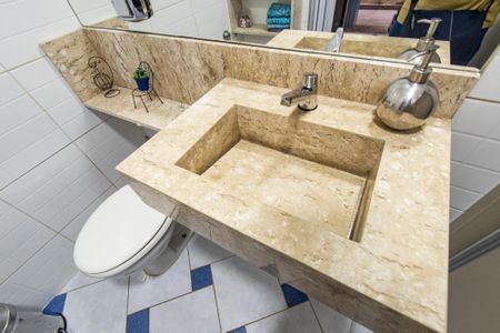 Apartamento à venda com 200m², 6 quartos e 1 vagaBanheiro de Serviço