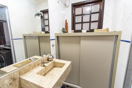 Apartamento à venda com 200m², 6 quartos e 1 vagaBanheiro de Serviço