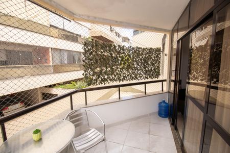 Apartamento para alugar com 81m², 2 quartos e sem vaga Apartamento para alugar com 81m², 2 quartos e sem vagaVaranda